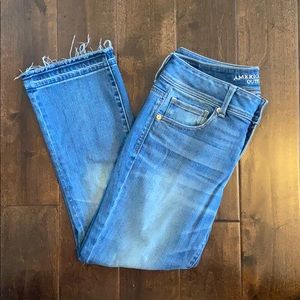 Mid-Rise cropped jeans